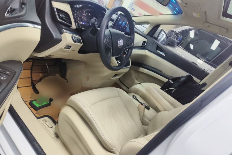 Used Buick GL8 2023 Facelifted Land Cruiser Executive Luxury Version Left Front Seat