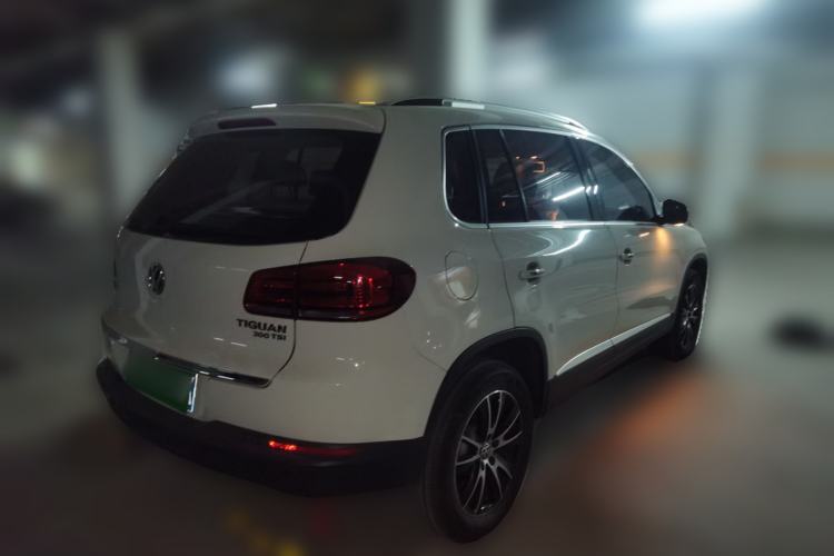 Used Volkswagen Tiguan 2016 300TSI Automatic Two-Wheel Drive Luxury Edition Rear Right 45 Deg