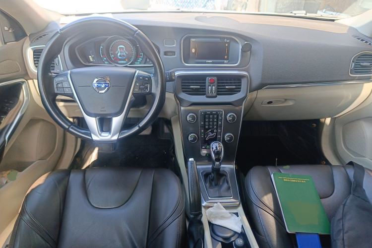 Used Volvo V40 2014 2.0T Zhiya Edition