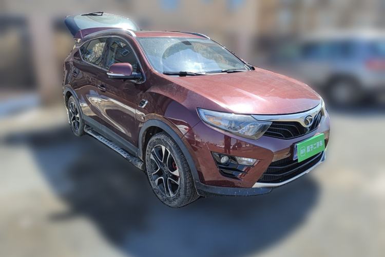 Used Soueast DX7 2017 1.5T Automatic Luxury Model Front Right 45 Deg