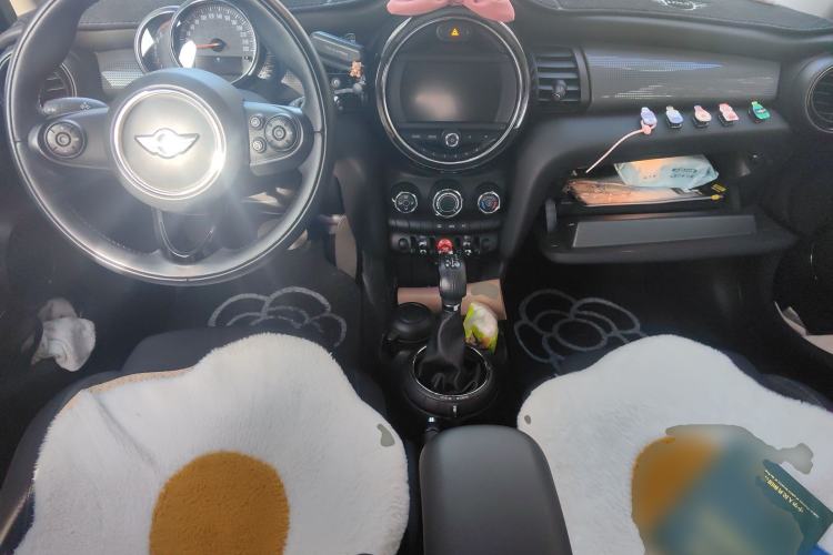 Used MINI 2015 1.5T COOPER Fun Five-Door Edition
