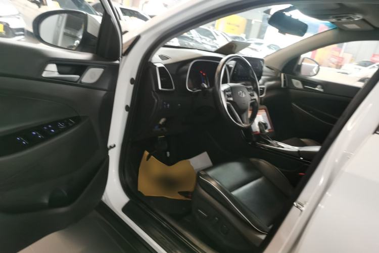 Used Hyundai Tucson 2020 280TGDi Two-Wheel-Drive GLS Smart Connectivity Version China VI Standard