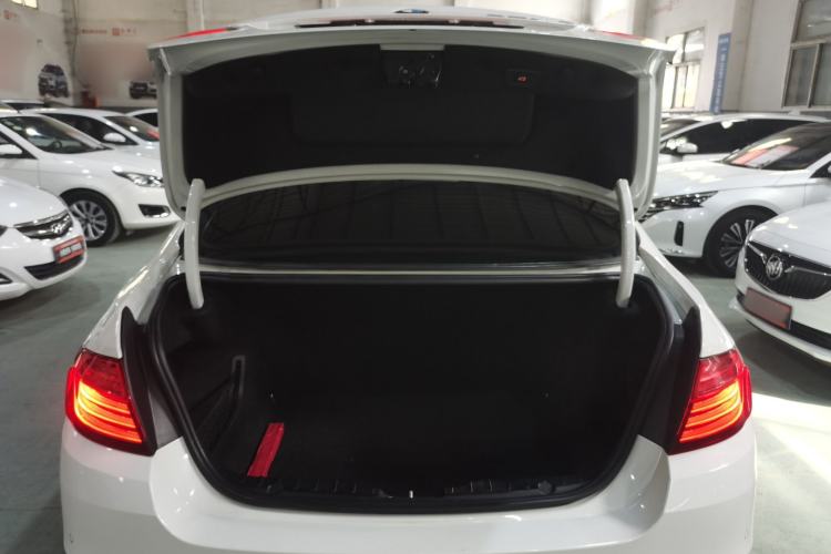 Used BMW 5 Series 2014 520Li Elegant Model