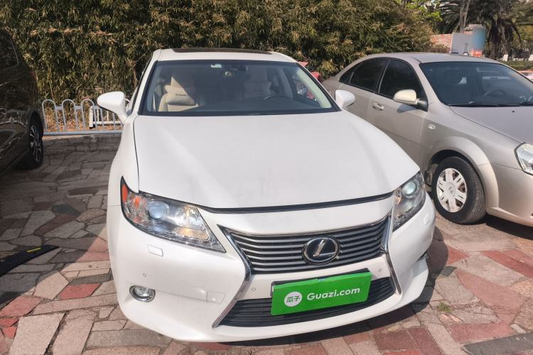 Used Lexus ES 2014 300h Elite Edition