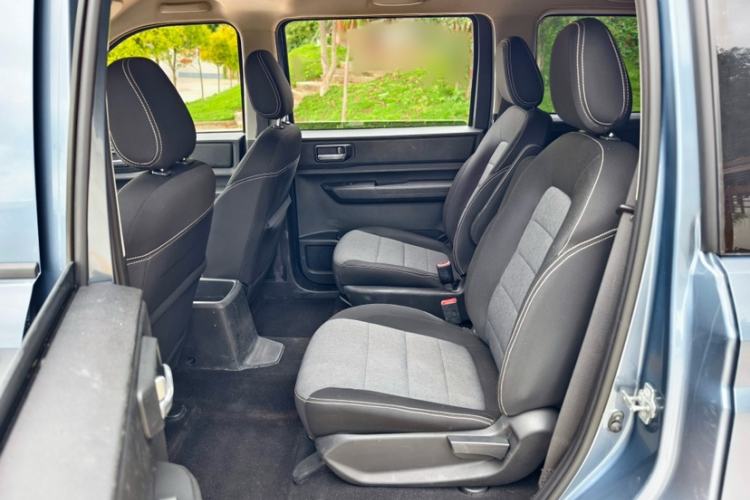 Used Wuling Hongguang PLUS 2019 1.5T Manual Comfort Version 7 Seats