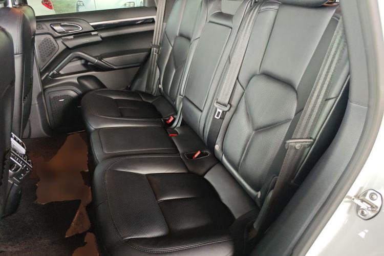 Used Porsche Cayenne 2016 Cayenne Platinum Edition 3.0T Left Rear Seat