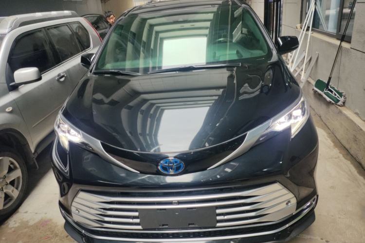 Used Toyota Sienna 2021 2.5L Hybrid Platinum Edition