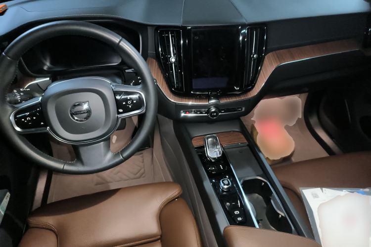 Used Volvo XC60 New Energy 2022 T8 Plug-in Hybrid All-Wheel Drive Smart Luxury Edition
