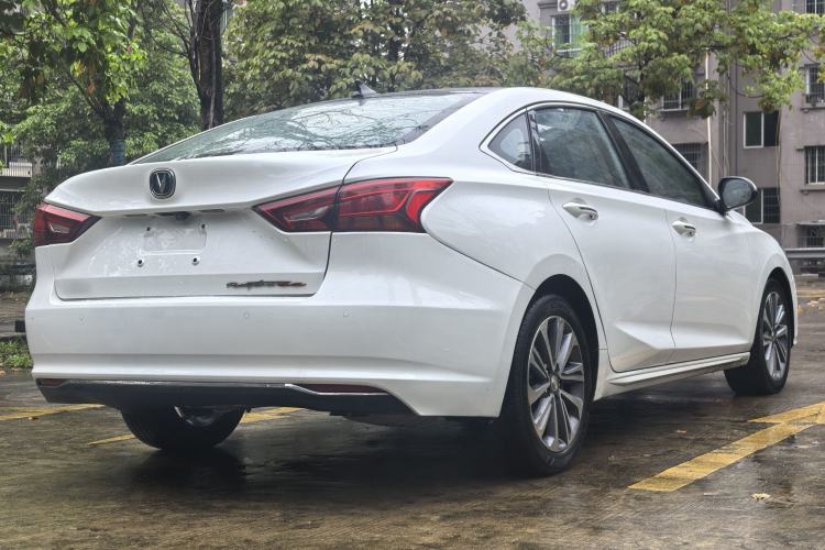 Used CHANGAN Raeton CC 2018 1.5T Automatic Haoya Model Guangmang Edition China V Standard
