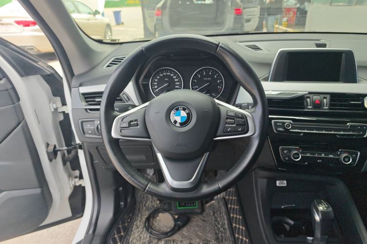 Used BMW X1 2016 sDrive18Li Fashion Model Steering Wheel