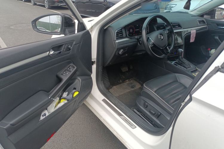 Used Volkswagen Lamando 2021 280TSI DSG Luxury Phantom Edition