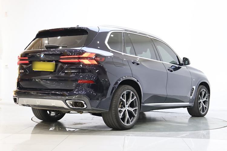 Used BMW X5 2023 xDrive 30Li Luxury M Sport Package