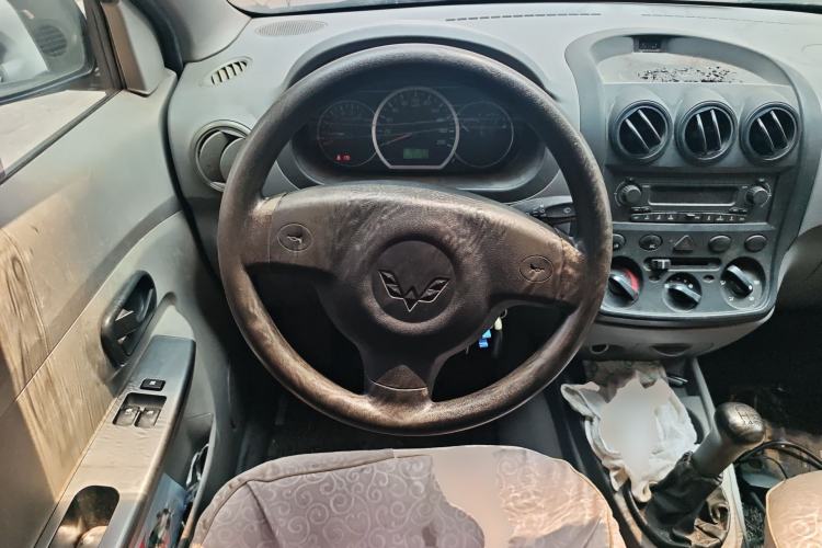 Used Wuling Hongguang 2014 1.2L Base Model China IV Steering Wheel