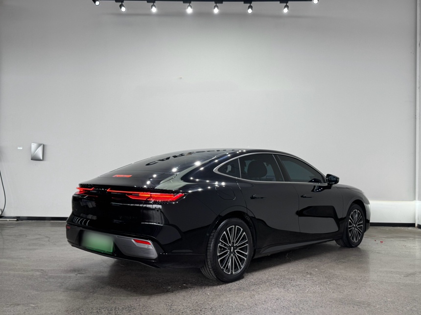 Geely Galaxy 8 2025 60km EM-i Luxury Edition - Luxury Enjoyment — снимка 14
