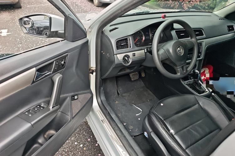 Used Volkswagen Lavida 2013 1.6L Automatic Comfort Edition Driver Seat