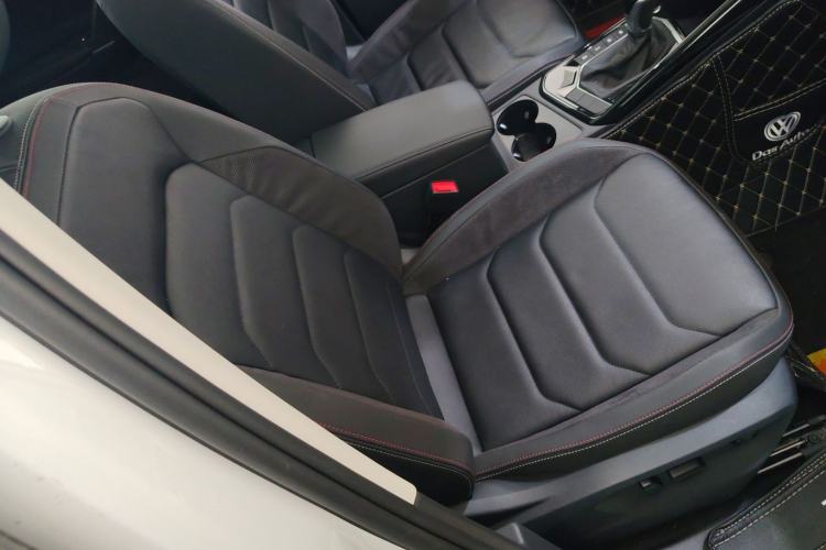 Used Volkswagen Tayron 2022 280TSI Two-Wheel Drive Luxury Smart Connectivity Version Right Front Seat