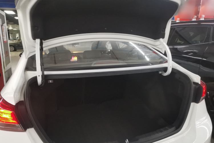 Used Hyundai Elantra (6th Generation / Lingdong) 2019 1.4T Dual-Clutch Xuan Dong · Dynamic Model Trunk