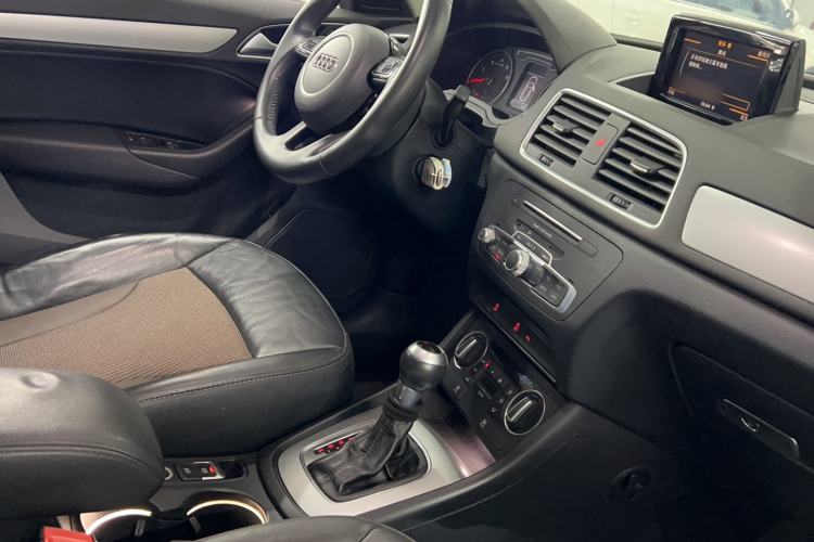 Used Audi Q3 2018 30th Anniversary Edition 30 TFSI Fashion Model Interior 10