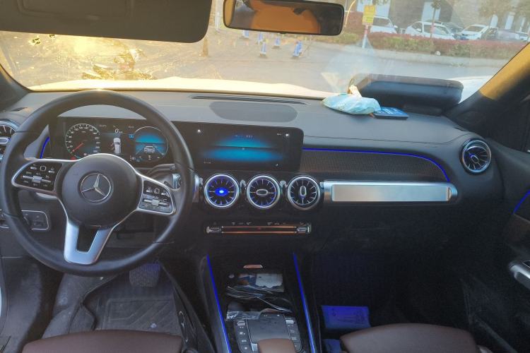 Used Mercedes-Benz GLB 2021 GLB 200 Dynamic Edition Center Console