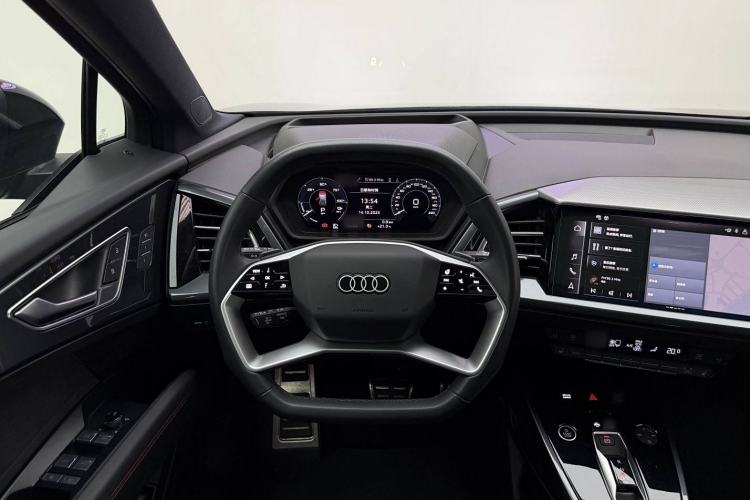 Used Audi Q5 e-tron 2023 40 e-tron Starry Edition Mecha Kit
