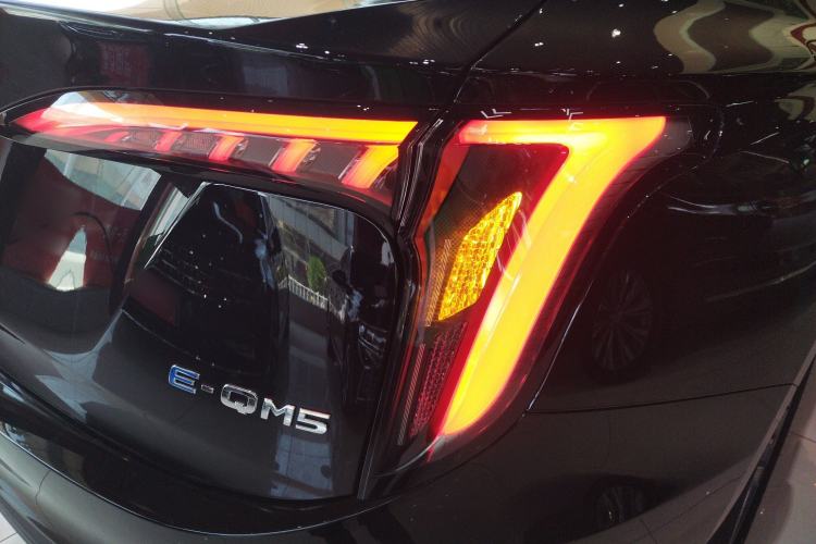 Used Hongqi E-QM5 2025 500km Range Commuter Version