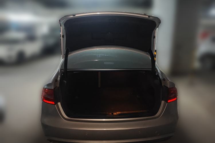 Used Audi A4L 2013 35 TFSI Automatic Standard Model Trunk