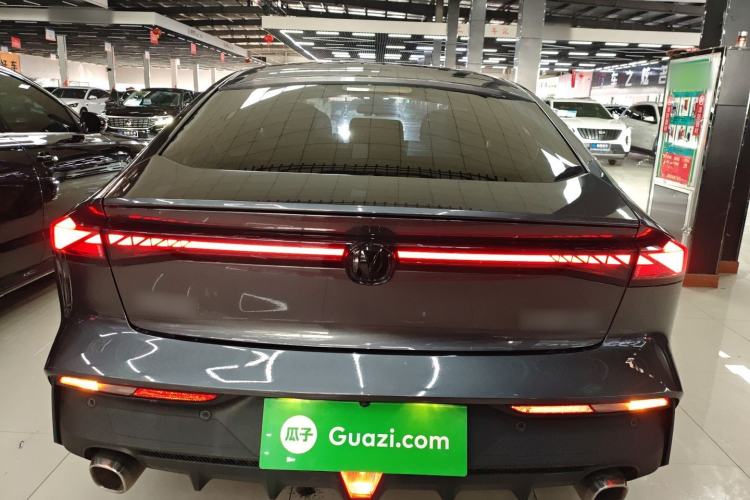 Used Changan UNI-V 2022 1.5T Prestige Version
