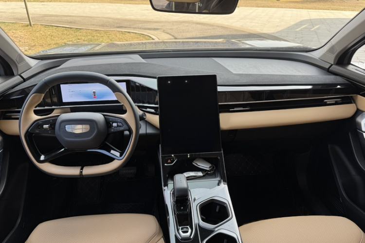 Used Geely Auto FX11 2023 1.5TD DCT Prestige Edition