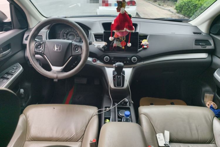 Used Honda CR-V 2013 2.4L two-wheel drive luxury version Center Console