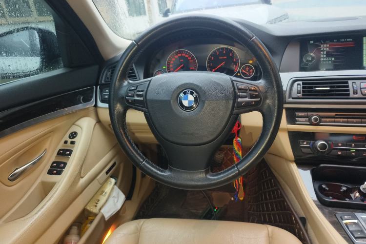 Used BMW 5 Series 2013 530Li Leading Model
