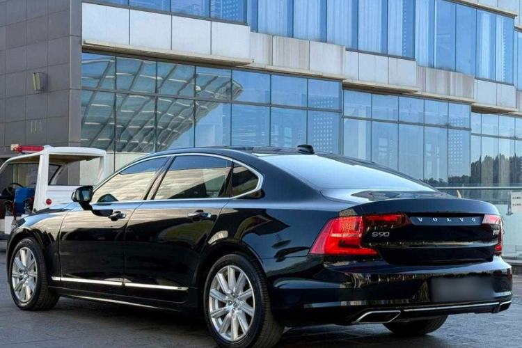 Used Volvo S90 2020 Facelift T5 Smart & Luxurious Edition