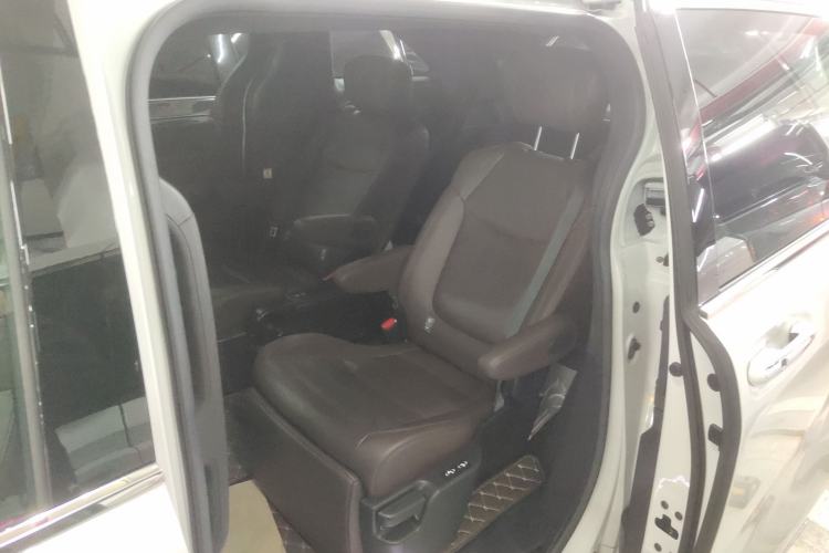 Used Toyota Sienna 2023 2.5L Hybrid Platinum Edition