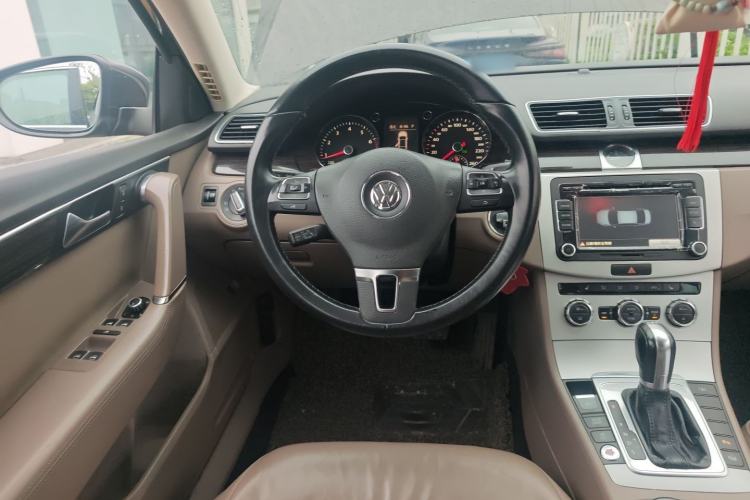 Used Volkswagen Magotan 2012 1.8TSI Prestige Model Steering Wheel