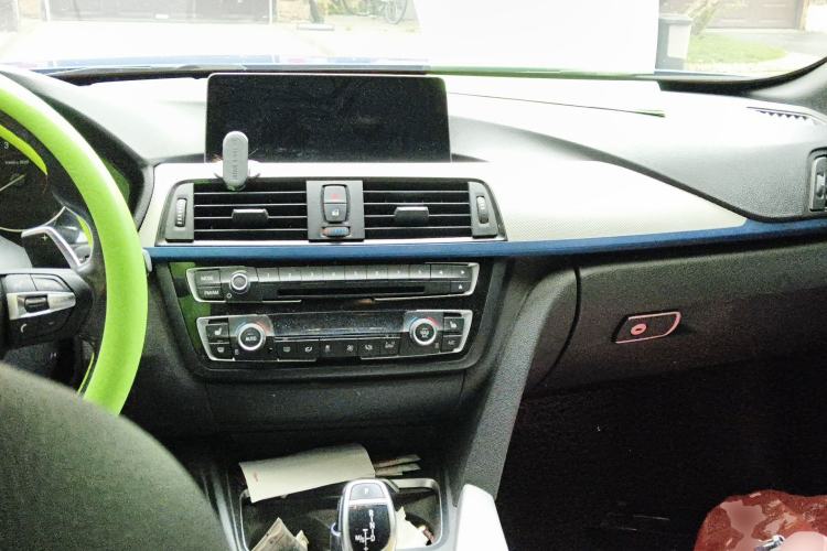 Used BMW 4 Series 2016 430i Convertible Design Package Center Console