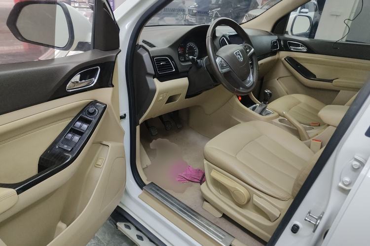 Used Baojun 730 2014 1.5L Manual Luxury Navigation ESP Version 7 Seats