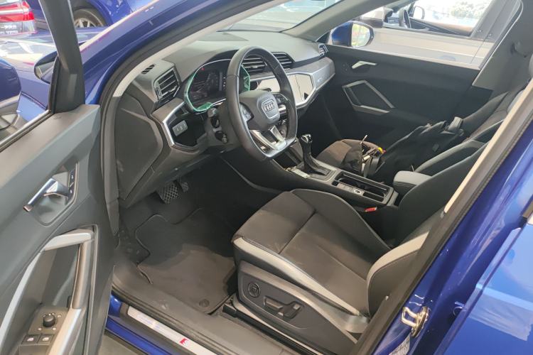 Used Audi Q3 2021 35 TFSI Fashion Dynamic Model