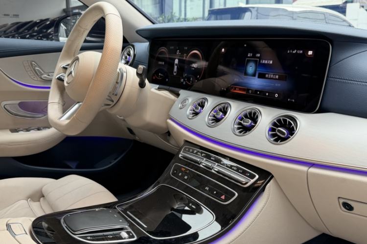 Used Mercedes-Benz E-Class 2023 E 260 Coupe Interior 3