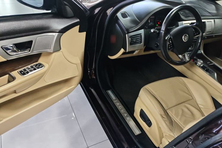 Used Jaguar XF 2013 XF 2.0T Luxury Edition Driver Seat