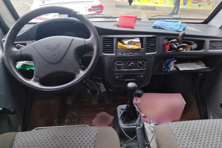 Used Wuling Zhiguang Small Truck 2023 1.5L Double-Cab LAR