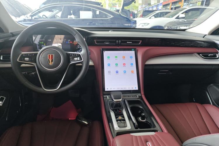 Used Hongqi H5 2025 1.5T DCT Qiyun 500 000th Unit Commemorative Edition Center Console