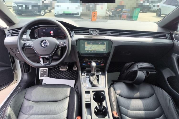 Used Volkswagen FAW-Volkswagen CC 2020 330TSI Glamour Edition China VI Standard Center Console