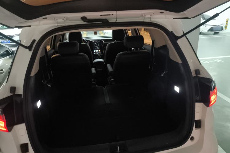 Used BYD Song MAX 2018 1.5T Automatic Smart Connect Elite Model with 6 Seats
