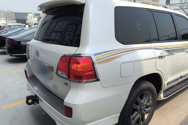 Used Toyota Land Cruiser 2015 4.0L V6 Middle East Low-Trim Version Rear Right 45 Deg