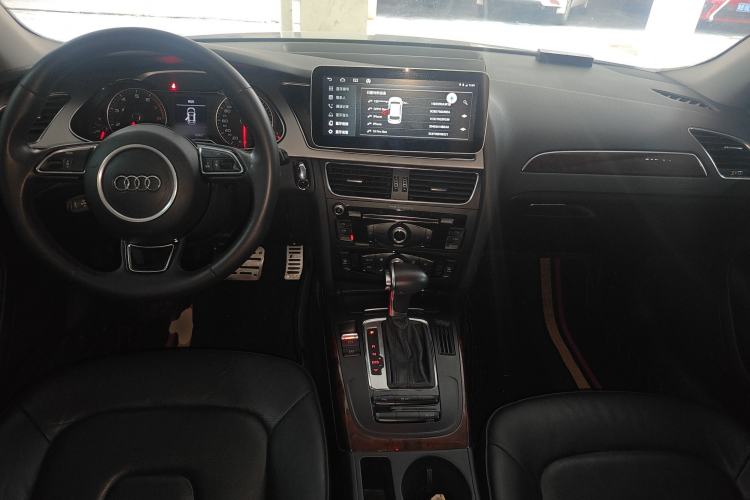 Used Audi A4L 2013 35 TFSI Automatic Comfort Model Center Console