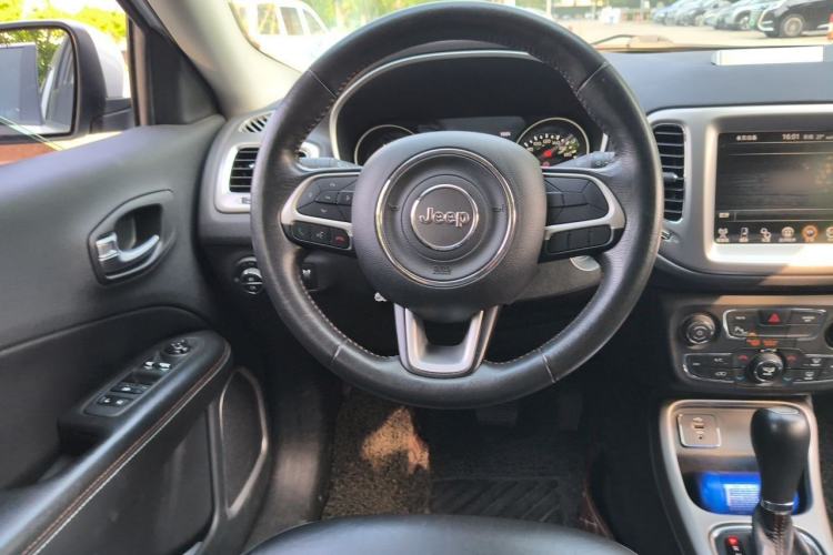 Used Jeep Compass 2017 200T Automatic Family Edition
