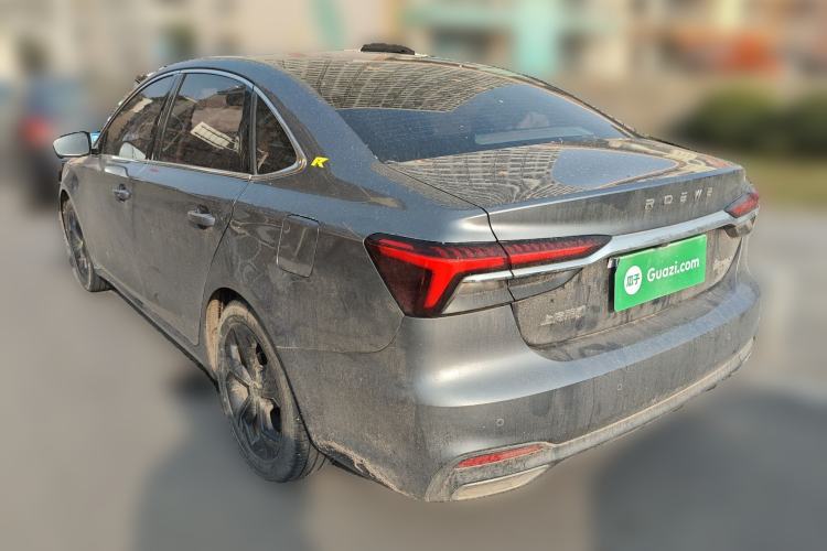 Used Roewe i6 MAX 2020 300TGI Automatic Supreme Edition with Cool Sunroof and Advanced Driving Features
