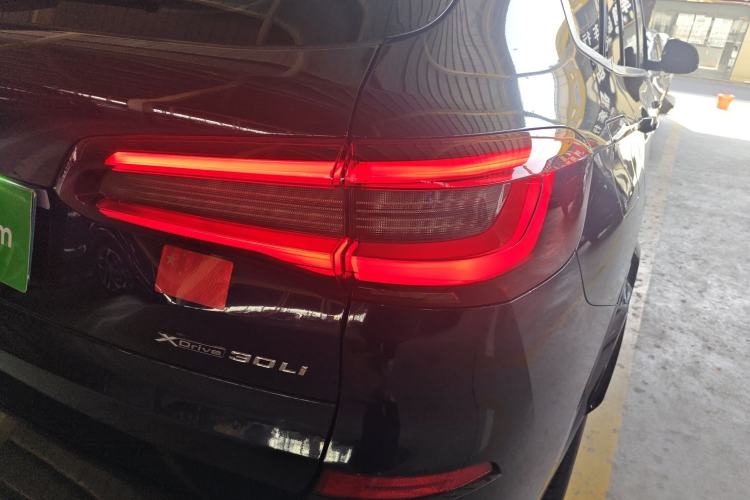 Used BMW X5 2022 Restyled xDrive 30Li Luxury Version M Sport Package
