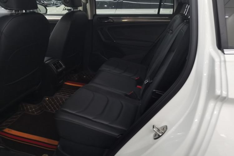 Used Volkswagen Tiguan L 2021 330TSI Automatic Two-Wheel Drive R-Line Enhanced Edition Left Rear Seat