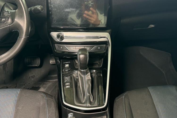 Used Peugeot 308 2018 1.6L Automatic Luxury Edition Interior 3