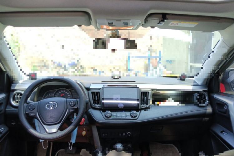 Used Toyota RAV4 2019 2.0L CVT Two-Wheel Drive Pioneer Edition China VI Standard Center Console